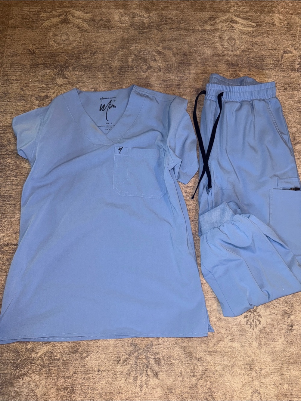 Mim’s Scrub Women- Ceil Blue- Top is Small Joggers are Small Petite